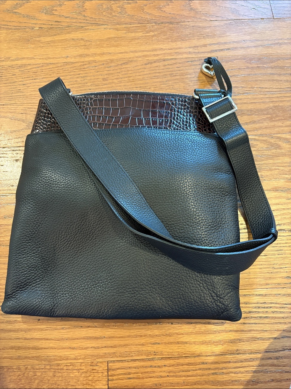 Brighton Black Pebble Leather Messenger with Dark Brown Croc Trim - Picture 4 of 5